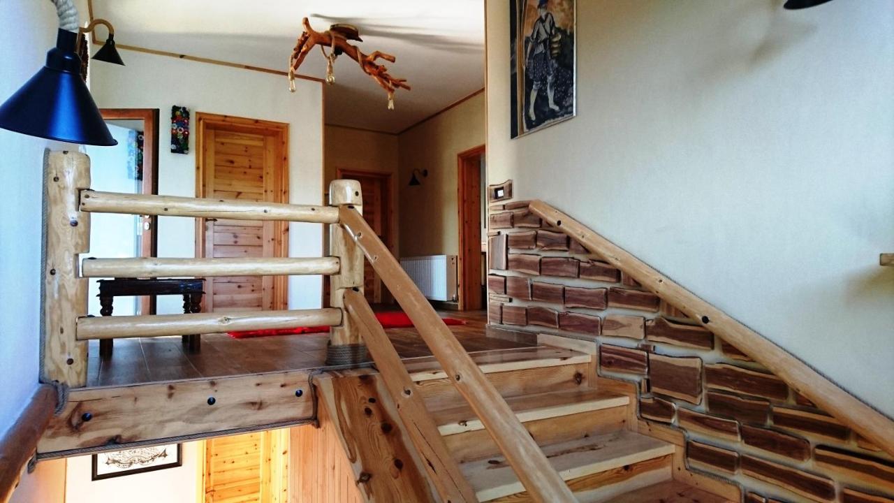Bujtina Shkodrani Bed & Breakfast Voskopoje Bagian luar foto