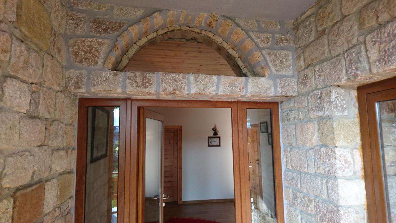 Bujtina Shkodrani Bed & Breakfast Voskopoje Bagian luar foto