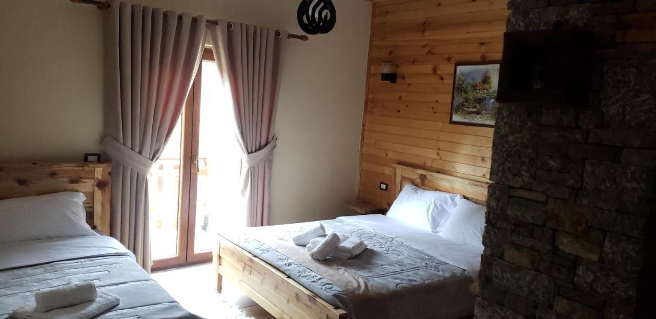Bujtina Shkodrani Bed & Breakfast Voskopoje Bagian luar foto