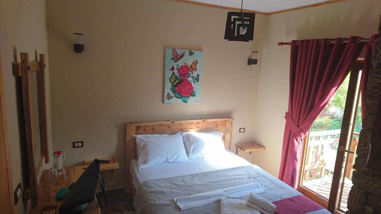 Bujtina Shkodrani Bed & Breakfast Voskopoje Bagian luar foto