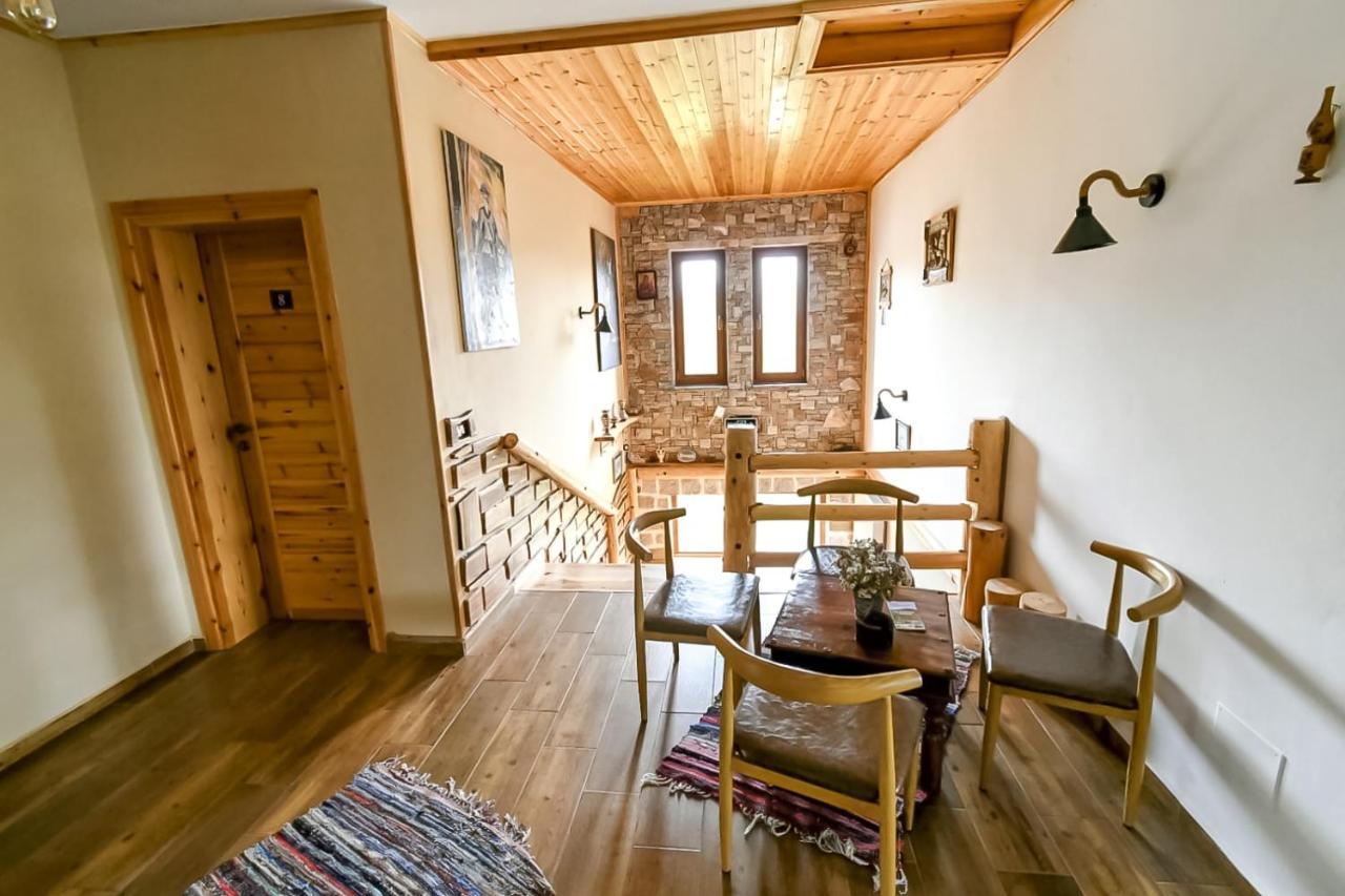 Bujtina Shkodrani Bed & Breakfast Voskopoje Bagian luar foto